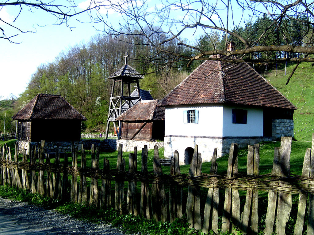 Лозница сербия фото